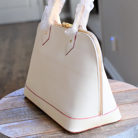 NEW ! ARCADIA  LEATHER BUGATTI BAG WITH DUST BAG. MADE IN ITALY - Picture 4 of 12